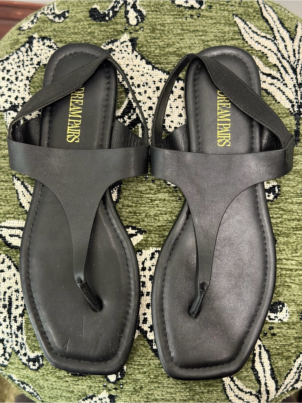 Dream Pairs Black Square Toe Thong Flat 8.5